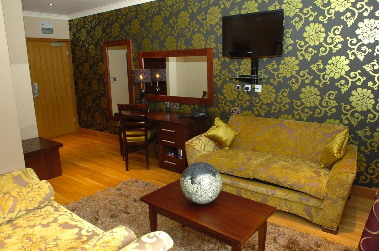 The Bear'S Paw Warmingham Exterior foto A suite at the hotel