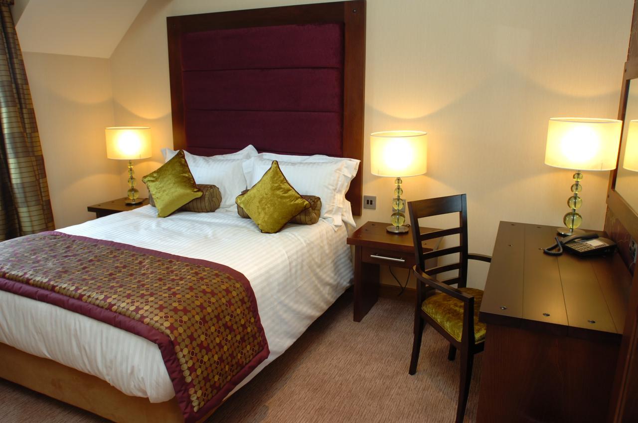 The Bear'S Paw Warmingham Exterior foto A bedroom at the hotel