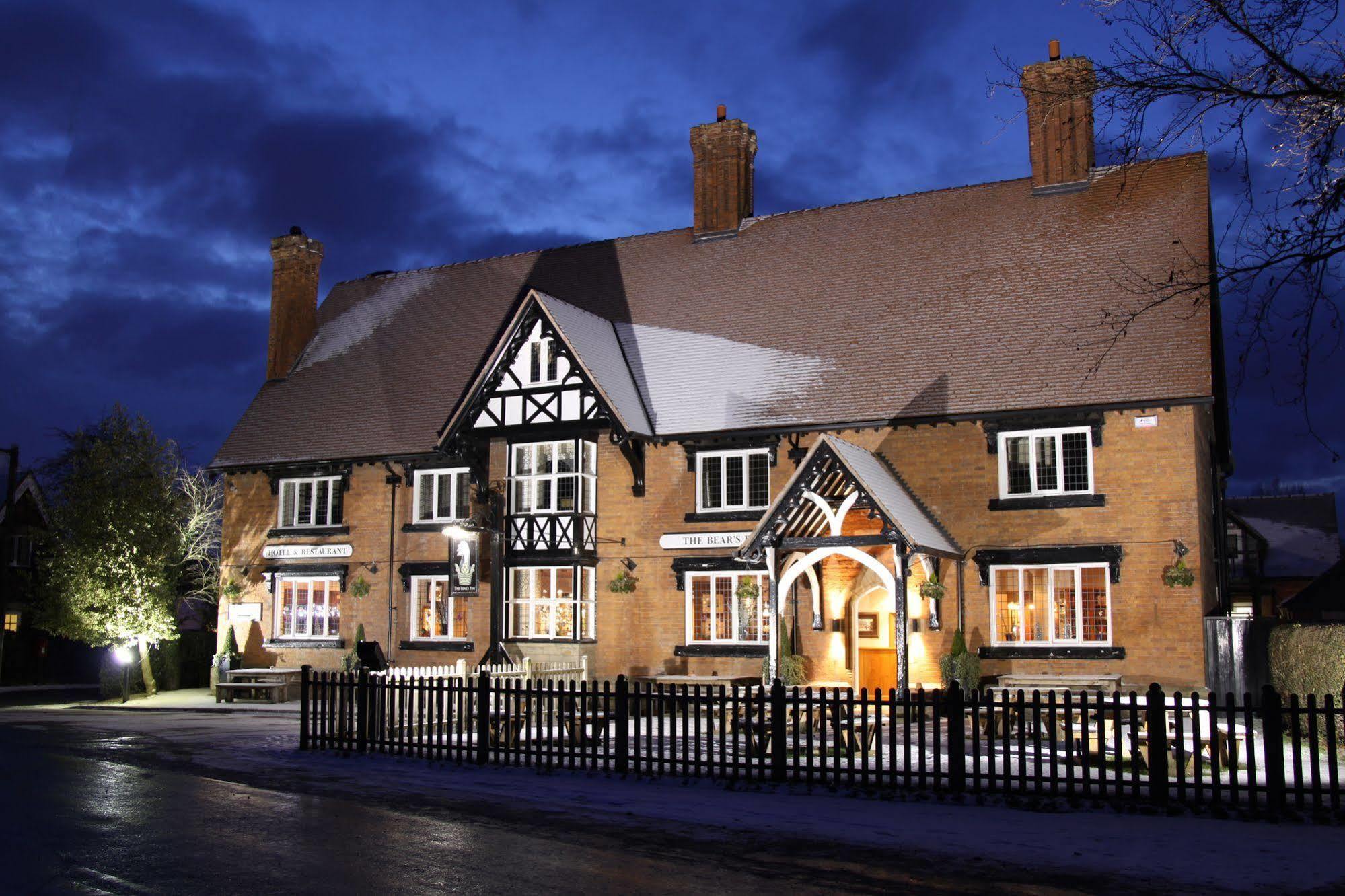 The Bear'S Paw Warmingham Exterior foto The Old Mill at night