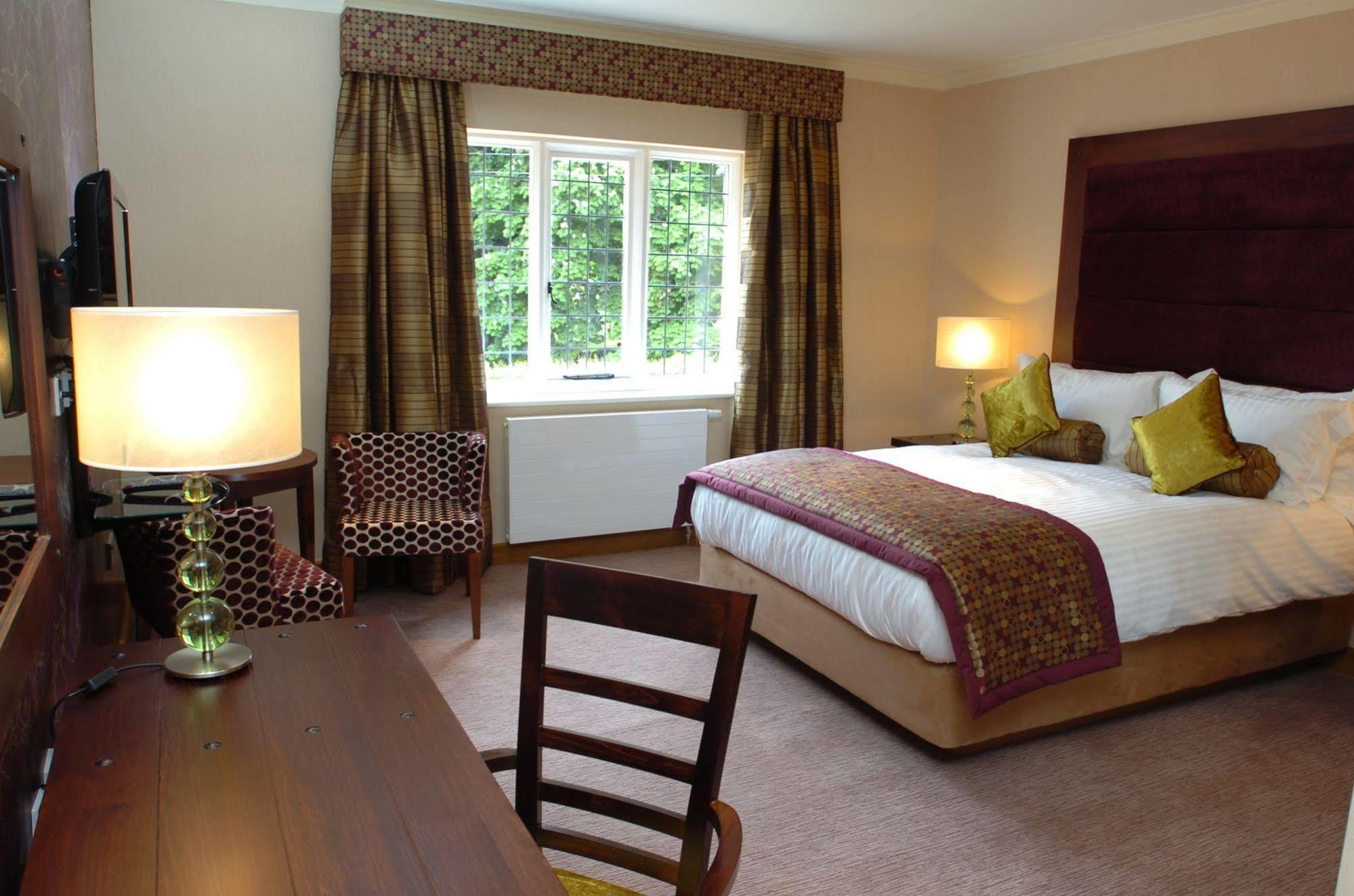 The Bear'S Paw Warmingham Exterior foto A bedroom at the hotel